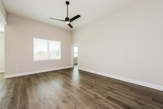 345 Magnolia Blvd
