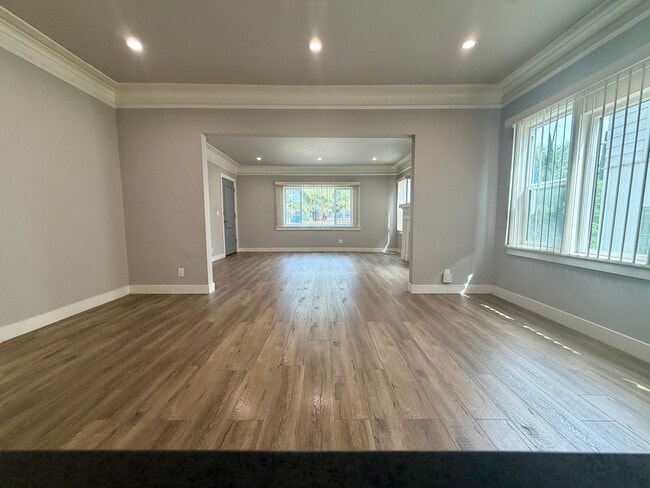 Photo - 2059 N Vermont Ave Unit 2059