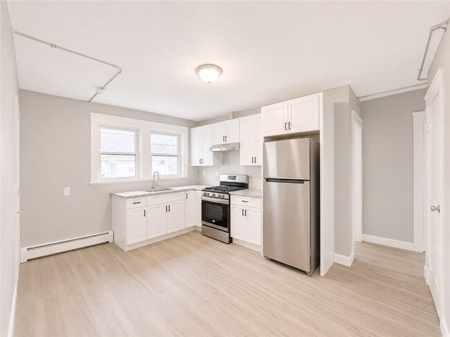 Building Photo - 1003 Atwells Ave Unit 1