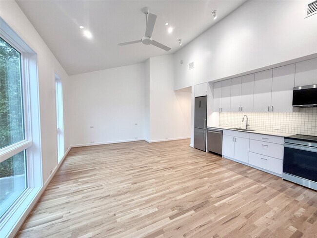 Photo - 1412 Sul Ross St Unit B