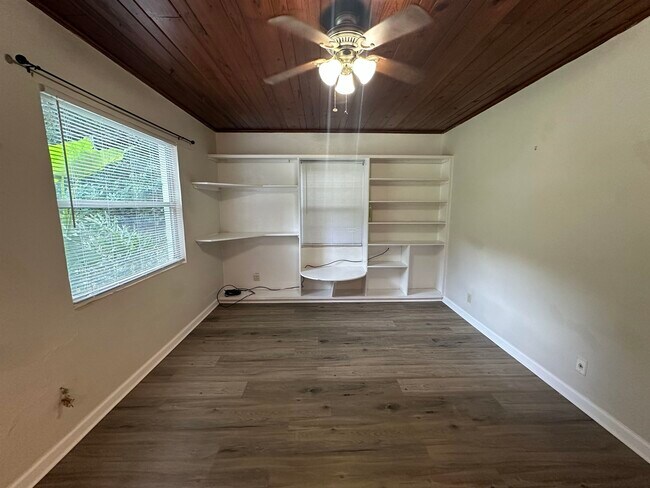 Photo - 1411 McCauley Rd House