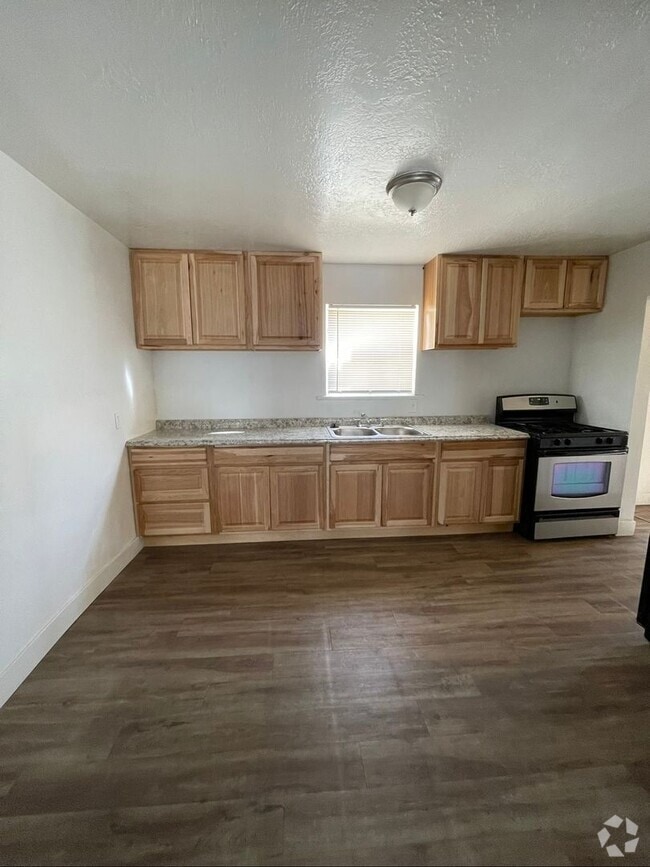 Building Photo - 588-590 S 300 W Unit 588 Rental