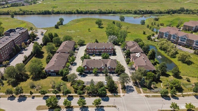 Photo - 1116 Kensington Dr Unit 1116
