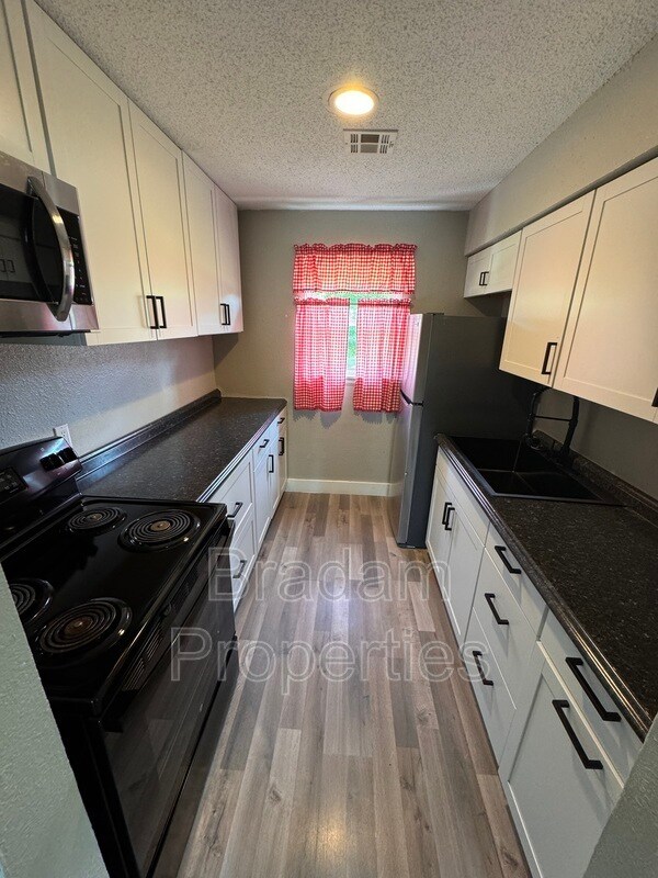 Photo - 19322 E 4th St