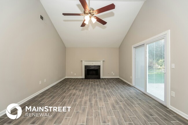 Photo - 141 The Esplanade Way SW