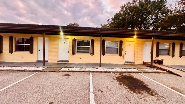 979 BERKLEY ROAD Unit #4, AUBURNDALE, Flor... - 979 BERKLEY ROAD Apartment Unit #4, AUBURNDALE, Flor...