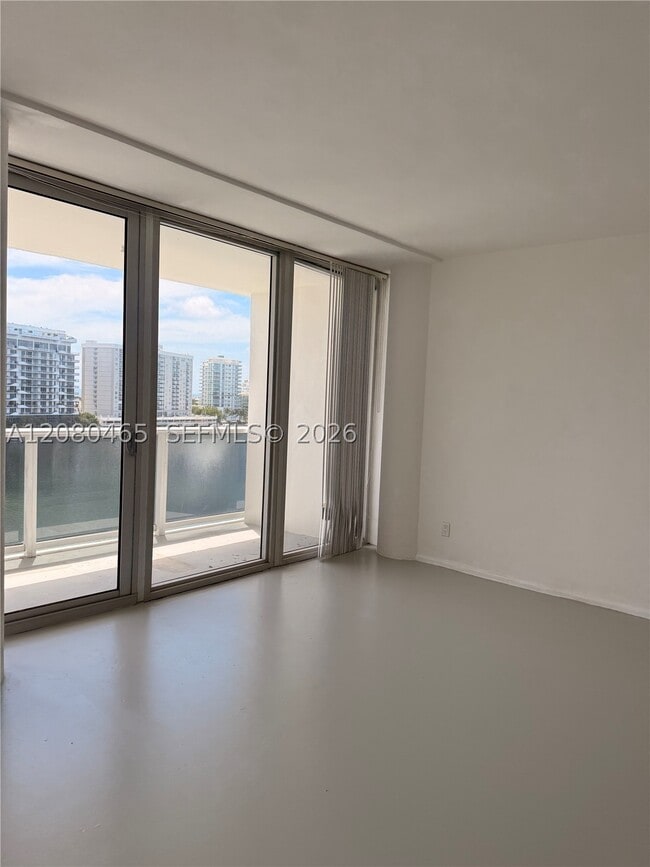 900 Bay Dr E Unit 722