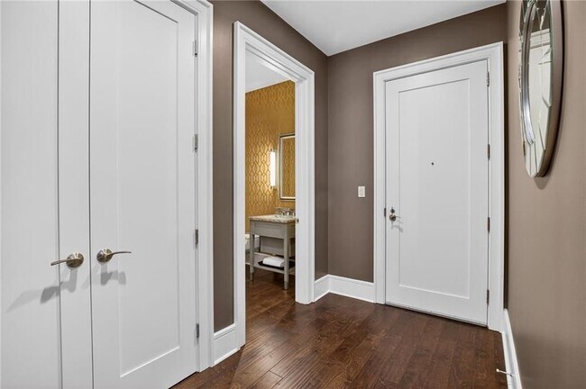 Photo - 1065 Peachtree St NE