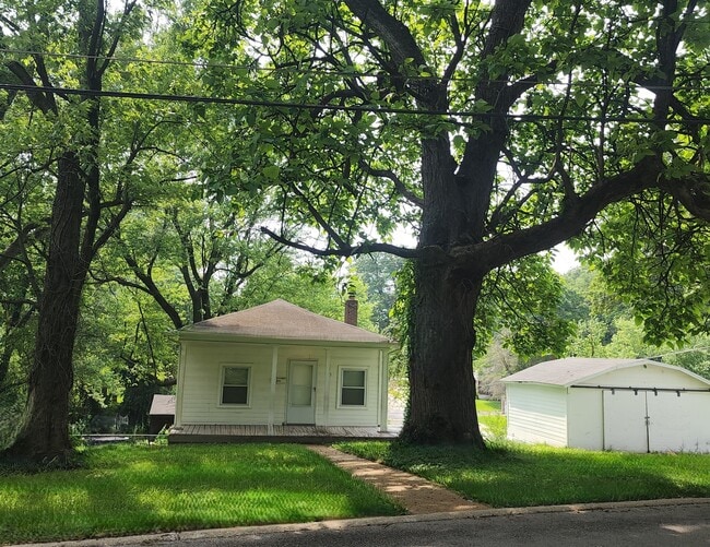 Building Photo - 105 S Harvey Ave Rental