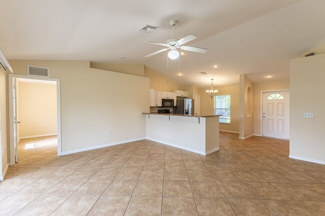 Photo - 3/2 Single Family home freshly painted interior and exterior