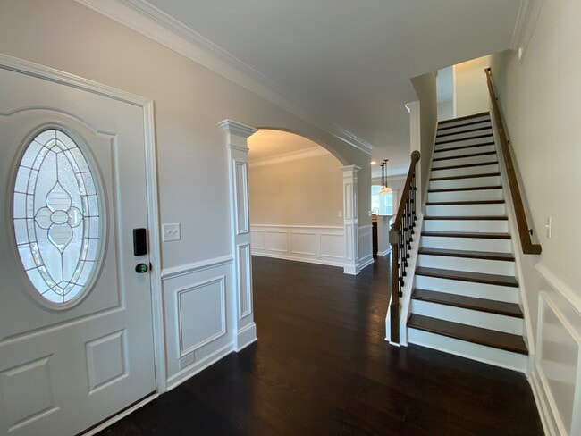 Foyer - 2076 Waverly Ct