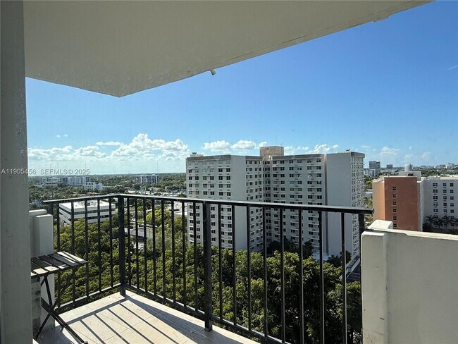 Photo - 2780 NE 183rd St Unidad 1403