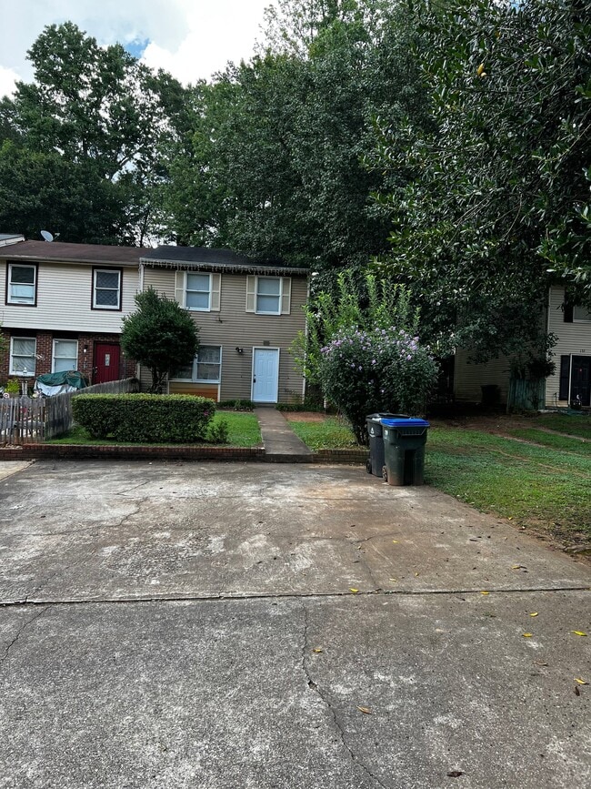 Photo - 131 Roswell Commons Way