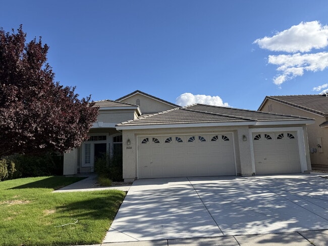 Building Photo - South Reno Home with 4 Bedrooms + 3 Car Garage!