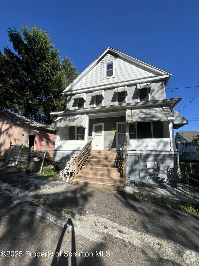 Building Photo - 613 13th Ave Rental