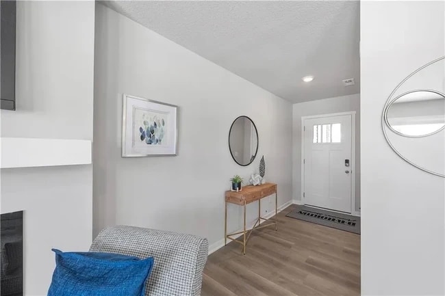Photo - 354 Juniper Dr