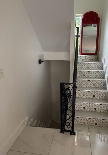 Photo - 2997 Bridgeport Ave