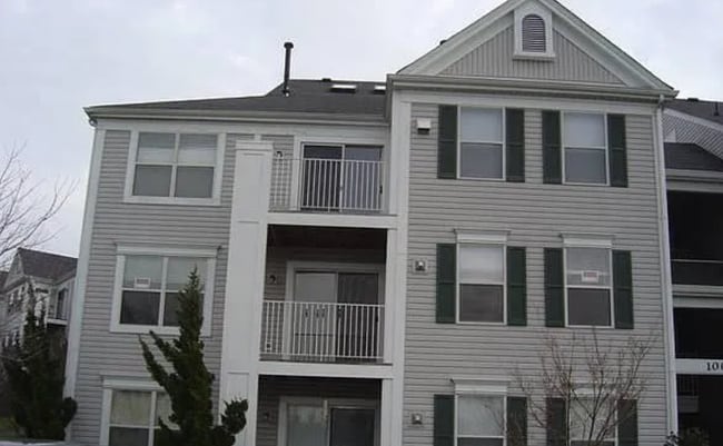 Building Photo - 10022 Vanderbilt Cir Rental