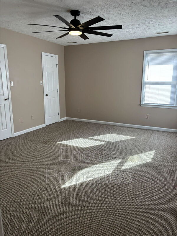Photo - 2588 Gotts Ln