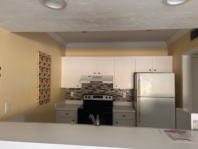 kitchen - 4031 Abbey Ct Unit Abbey Court