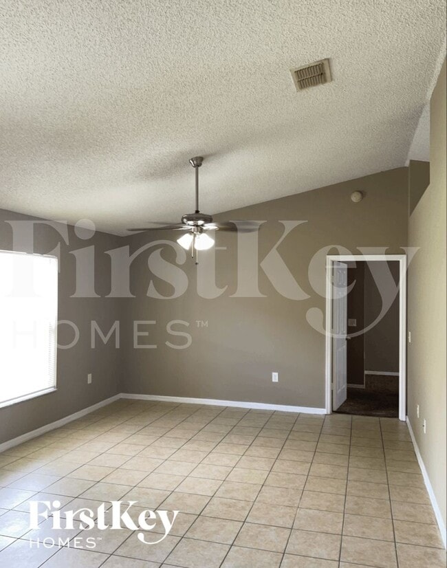7446 Groveoak Dr