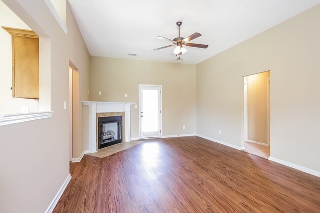Photo - 7916 Ridgedale Dr
