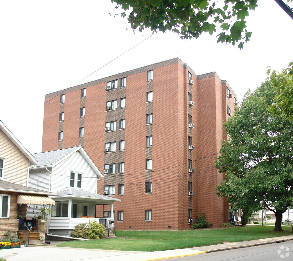 Photo - Brackenridge Hall Apartments