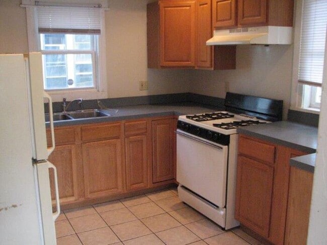 Photo - 619 Potter St