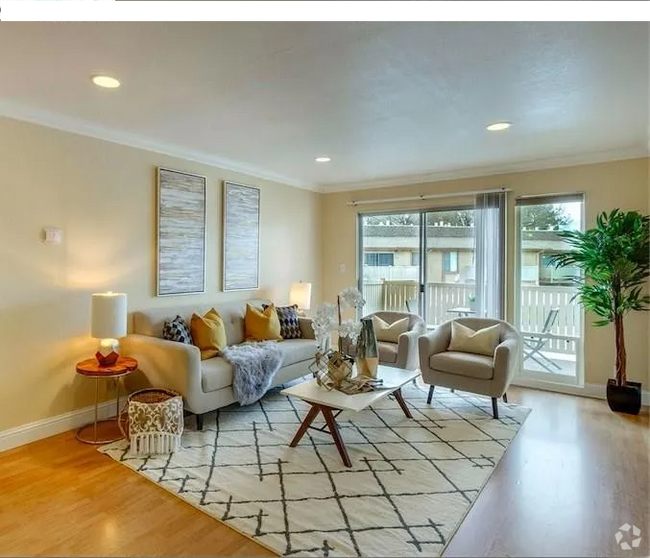 Building Photo - 38455 Bronson St Unit 223 Rental