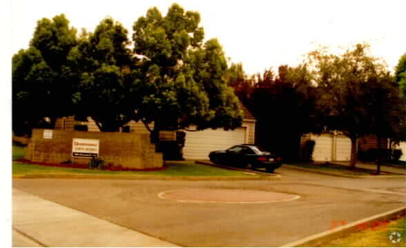 Renaissance Townhomes - Renaissance Townhomes