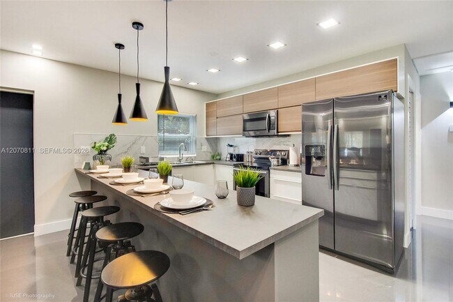 Photo - 5530 NW 5th Ave