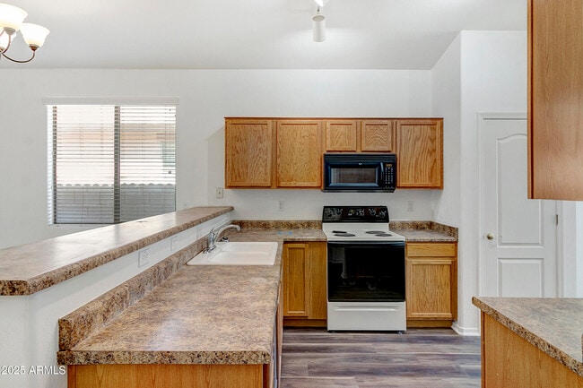 Photo - 17228 W Elm St
