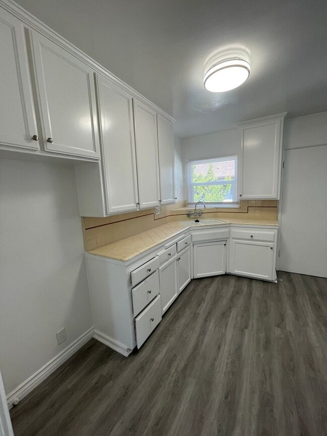 Photo - 10727 Western Ave Unit 10729 1/2