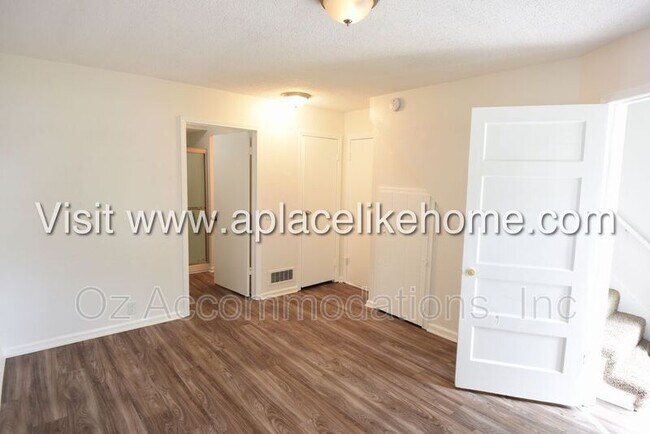 Photo - 707 SW Ward Rd Unit Apt A