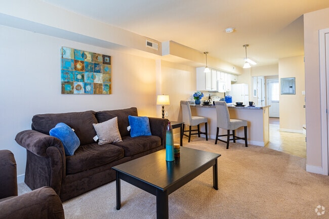 2BR, 1.5BA - Hermitage Manor