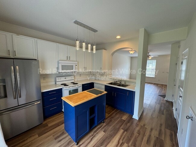 Photo - 416 Colwick Ln