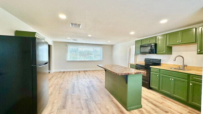Photo - Beautiful Updated Studio Layout Guest Home Unit located on Private Country Property in Fallbrook!