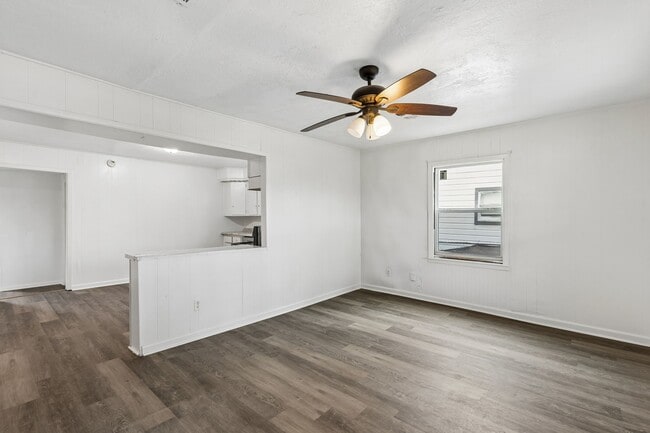 Photo - 2326 28th Ave N