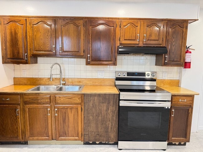 Photo - ACCEPTING SECTION 8 - Spacious 3 Bedroom 2 Bathroom Home in Columbia!