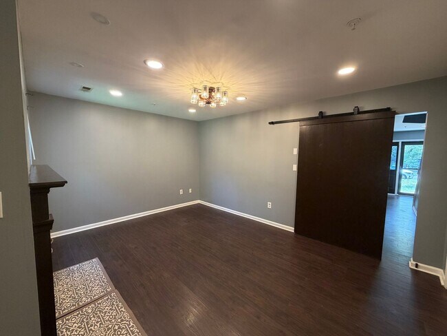 Photo - Beautiful Townhome in Seven Oaks!