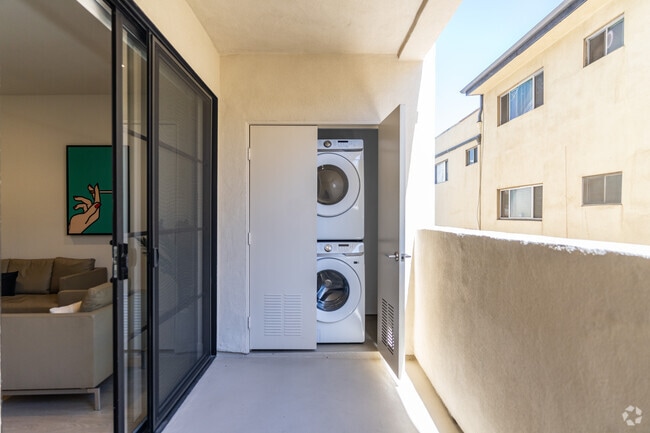 2BR, 2BA - 1,129 SF