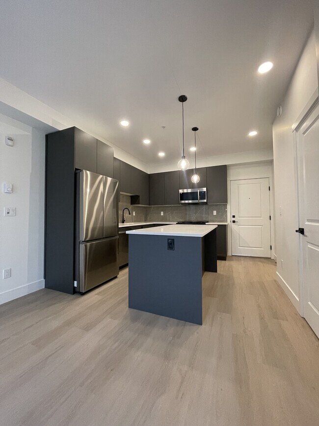 Photo - 3480-146A 146A St