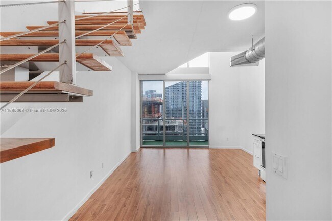 Photo - 690 SW 1st Ct Unit PHII08