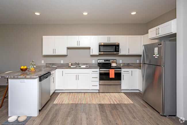 1BR, 1BA - 679SF