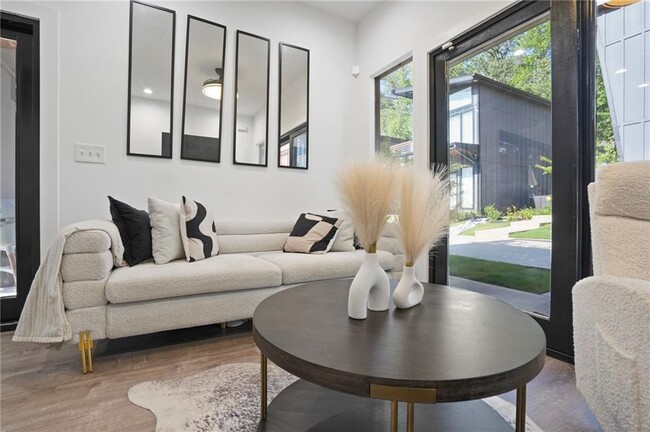 Photo - 3120 Godby Rd