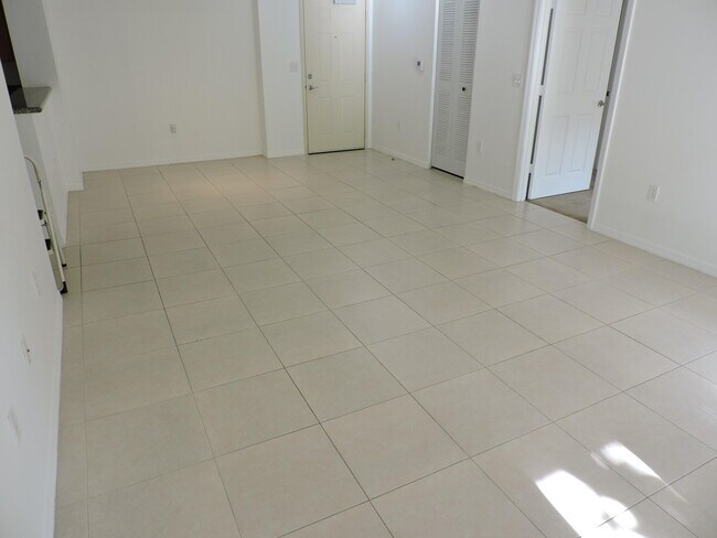 Photo - 4903 Midtown Ln Unit 3319