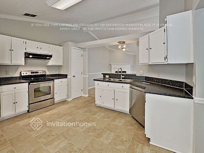 Photo - 2463 Twin Springs Dr N