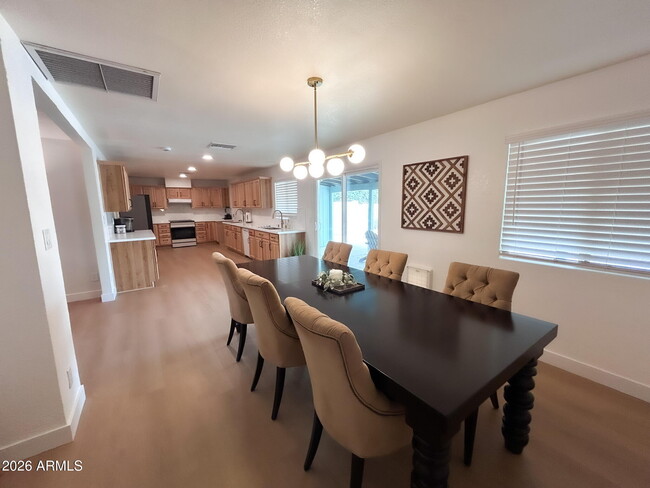 Photo - 1126 W Oxford Dr