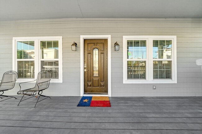 Photo - 304 Milby St