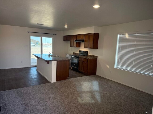 Photo - 4692 S Cedar Ave